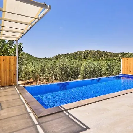 Yagmur Queen / Kalkan *